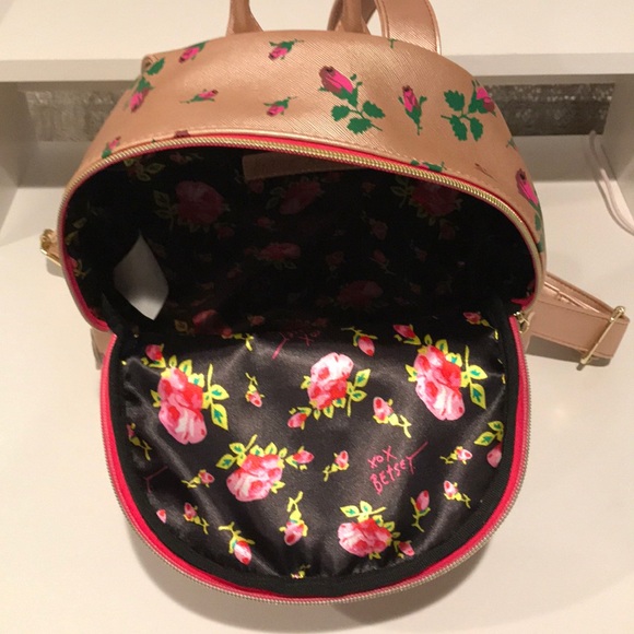 Backpack - Picture 3 of 3